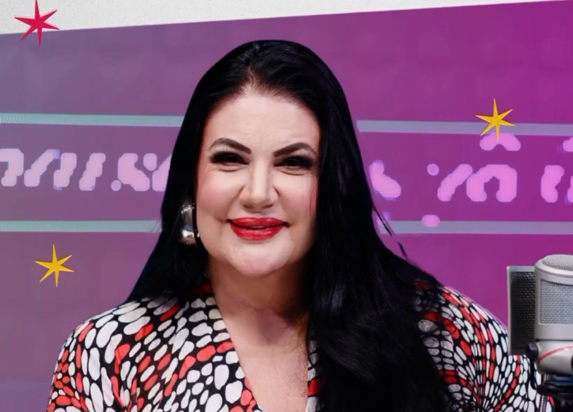 A sus 57 años, Alejandra Ávalos continúa vinculada al mundo del entretenimiento y mantiene presencia en redes sociales. En lo sentimental, mantiene una relación con el conductor René Franco.