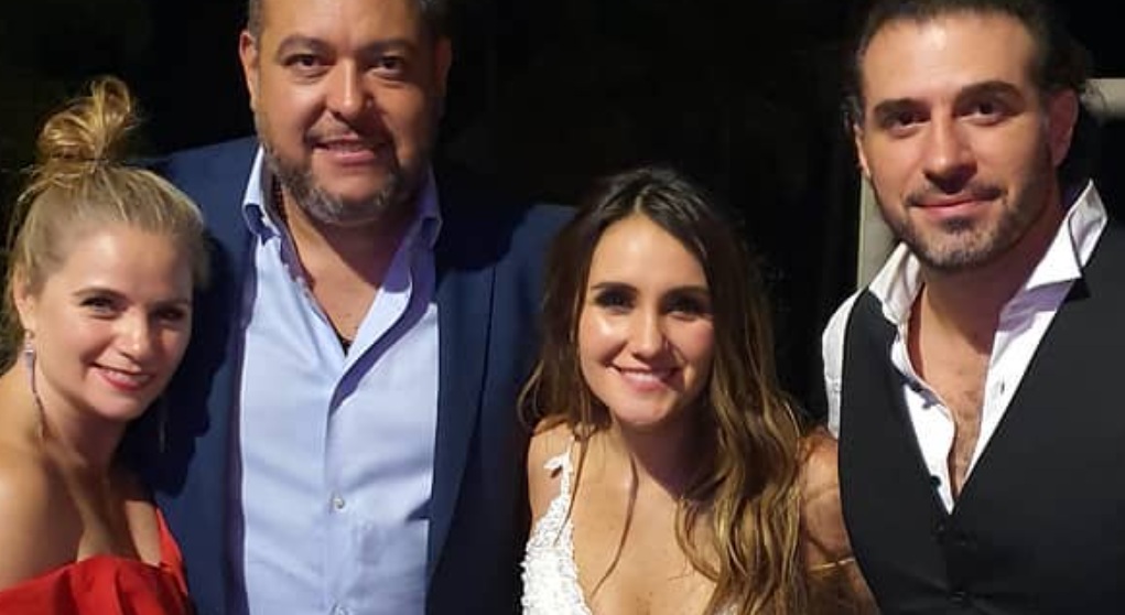 Hace unos años mostró fotografías en la boda de Dulce María, su compañera de la telenovela.
