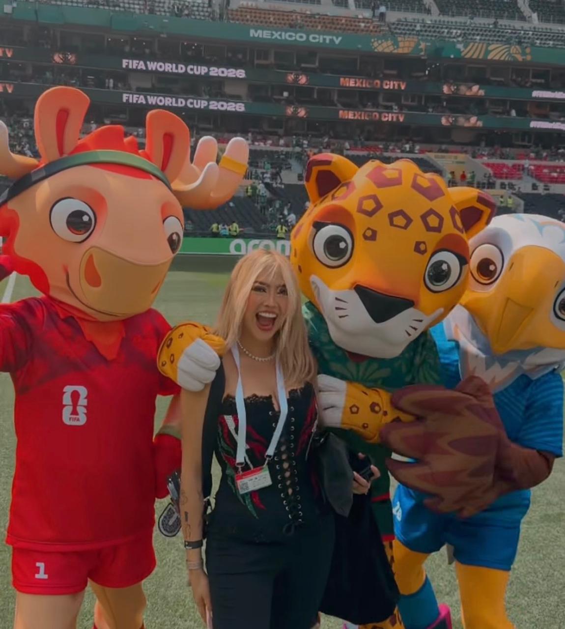 La streamer y tiktoker mexicana acudió a la inauguración invitada por la marca Rexona. En sus redes sociales estuvo compartiendo algunos momentos.