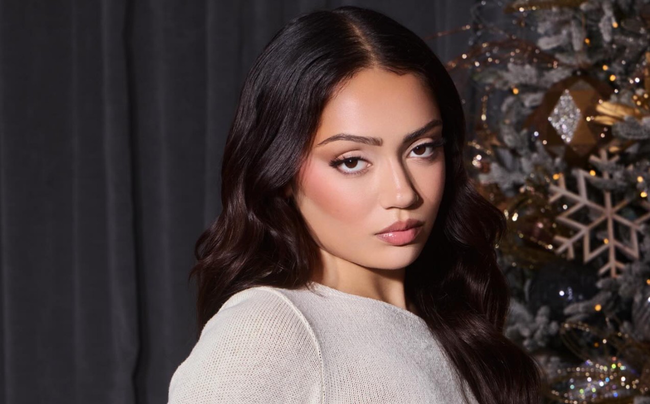 En los últimos años, TikTok se ha convertido en una de las plataformas más lucrativas para creadores de contenido. Algunos tiktokers han logrado transformar su popularidad en ingresos millonarios gracias a patrocinios, colaboraciones, productos propios y proyectos fuera de la aplicación. Estos son algunos de los creadores que más ganan actualmente, junto con sus cifras aproximadas de seguidores e ingresos anuales.