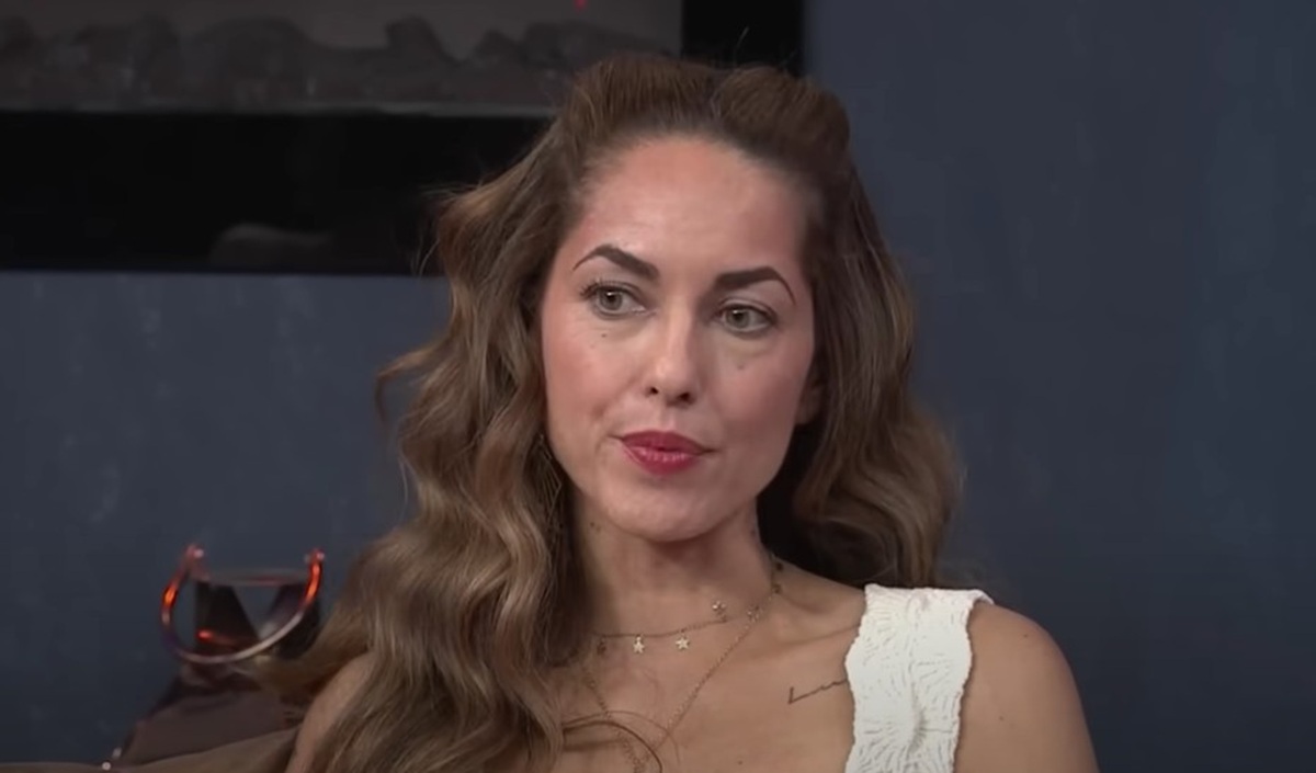 Bárbara Mori se convirtió en uno de los rostros más populares de la televisión gracias a su trabajo en "Rubí". Aunque en su juventud se sometió a una operación de aumento de busto, en la actualidad ha optado por mantener una apariencia natural y en repetidas ocasiones ha rechazado someterse a cirugías o procedimientos estéticos en el rostro, como el bótox.