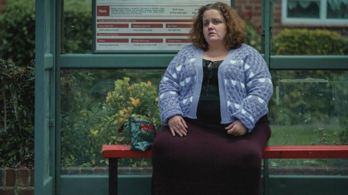 Creada y protagonizada por Richard Gadd, está basada en la experiencia real que vivió con una mujer que lo acosó durante varios años. La serie aborda temas como el abuso, el trauma y la salud mental desde una perspectiva muy personal. Fue uno de los mayores éxitos de Netflix en 2024 y recibió varios premios.