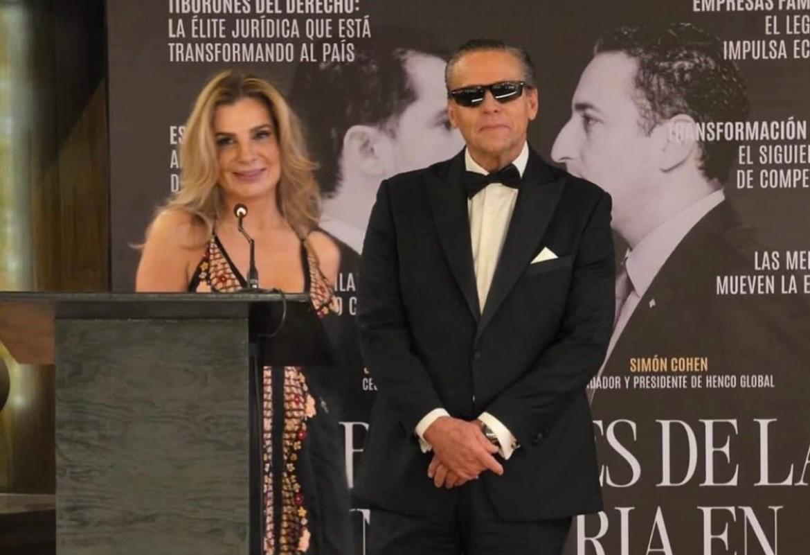 Debido a sus conocimientos, Alfredo Adame ha dicho en tono de humor que Benicia es su “maestra de arameo”.