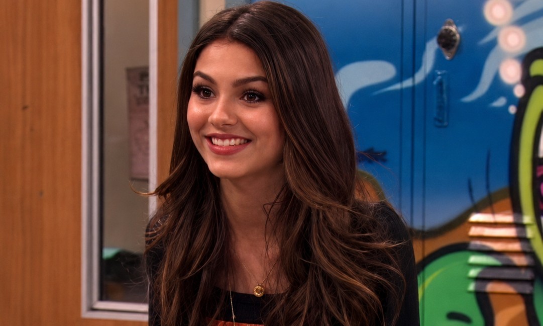Victoria Justice fue una de las actrices juveniles más populares de Nickelodeon. Su fama llegó en 2010 cuando protagonizó "Victorious", donde interpretaba a Tori Vega.