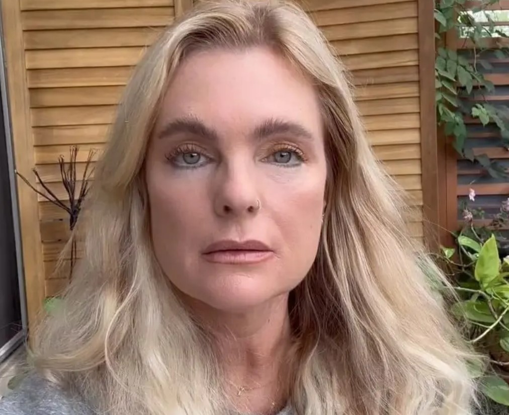 Ahora tiene 56 años y es madre de un hijo. Actualmente está alejada de la televisión, aunque participó en series como "Mujeres desesperadas" y "CSI: Miami".