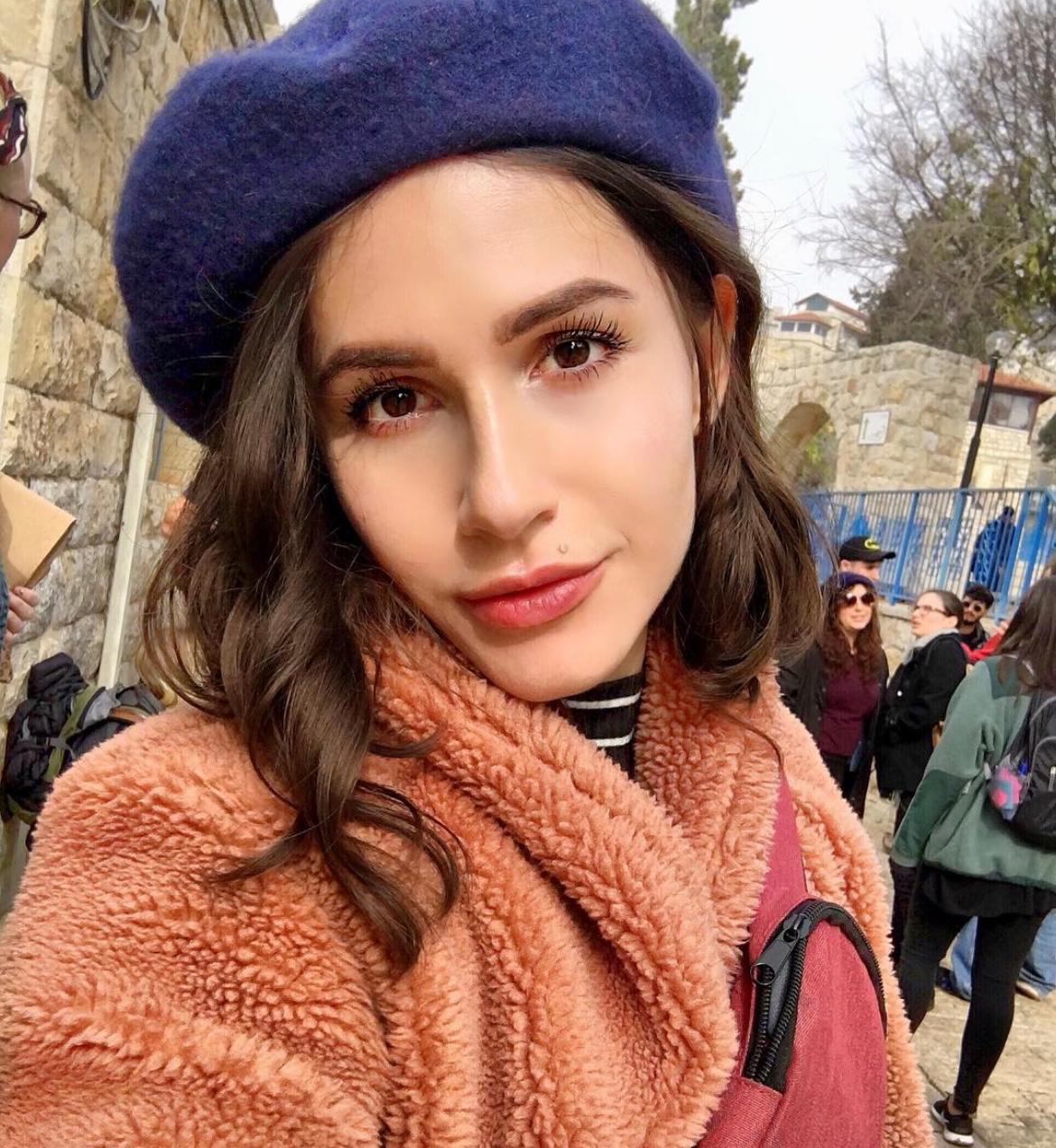 Desde pequeña, Erin mostró una inclinación por las artes y fue descubierta por un agente de casting a los nueve años, mientras vendía galletas como niña exploradora.