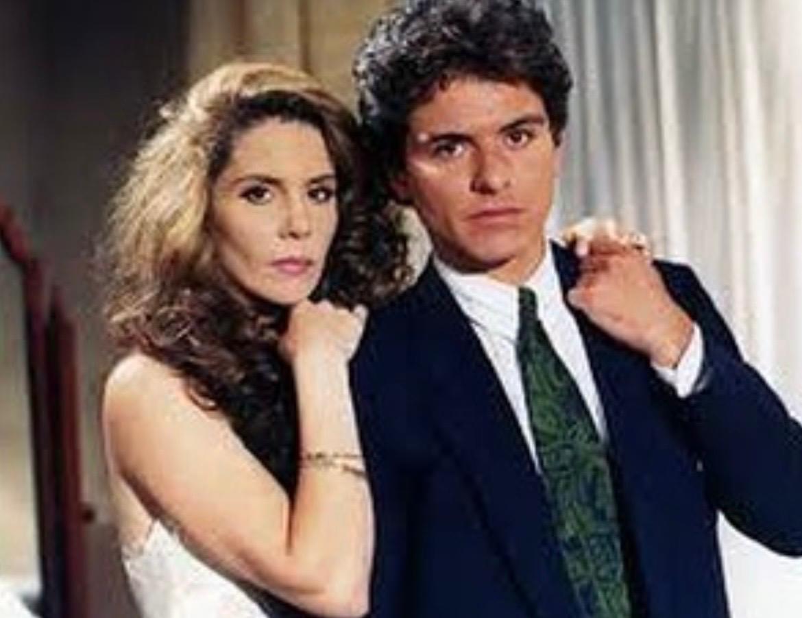 En 2003 sorprendió al público al interpretar al villano Humberto Peñalver en la telenovela "Amor real", mostrando una faceta distinta a la de sus papeles protagónicos.