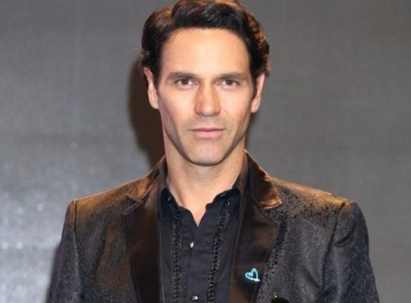 Llegó a consolidarse como uno de los galanes más populares de las telenovelas mexicanas. En 2017 decidió retirarse de la actuación para enfocarse en su familia y en una búsqueda espiritual. Actualmente se desempeña como guía espiritual y conferencista.