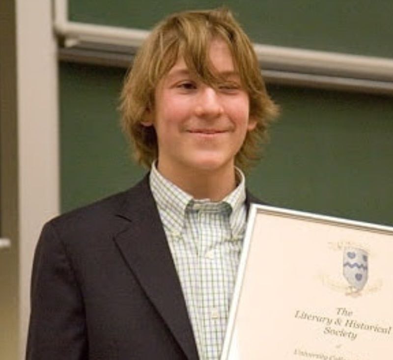 Alcanzó gran popularidad por su papel de Dewey en la serie "Malcolm el de en medio". Tras varios años en la actuación, en 2010 participó en su última película y desde entonces se ha mantenido completamente alejado del medio artístico. No usa redes sociales y tampoco ha asistido a las reuniones del reencuentro del elenco del programa, lo que ha incrementado el misterio en torno a su vida actual.