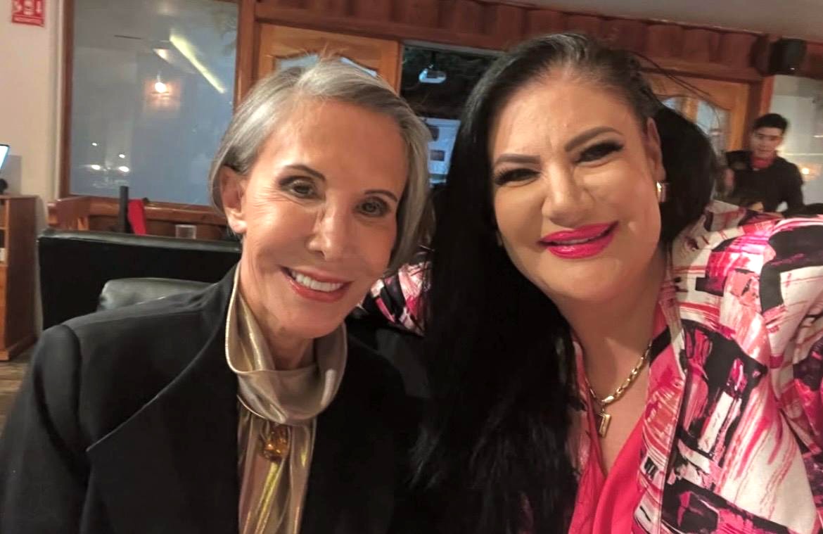 En el mundo del espectáculo hay varios famosos que tienen algún lazo familiar, aunque casi no se parecen físicamente y en muchos casos hasta tienen apellidos diferentes. Estas conexiones han sorprendido a muchos fans, ya que muchos de ellos han construido sus carreras por separado. Aquí recordamos algunos casos: