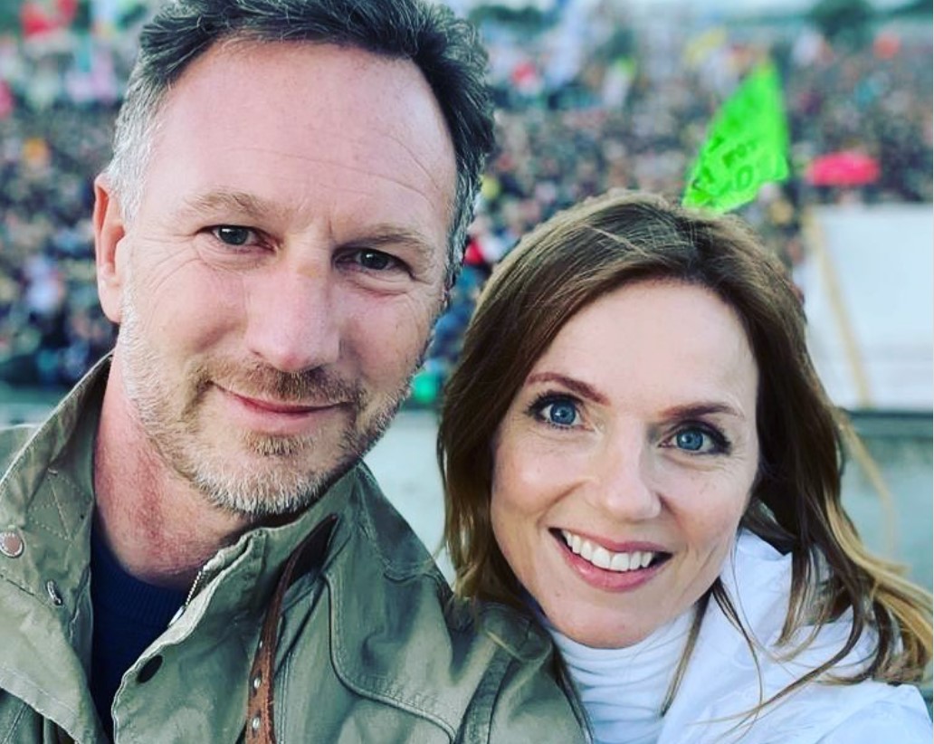 Ahora tiene 53 años y es madre de dos hijos. Desde 2015 está casada con Christian Horner, director del equipo de Red Bull de Fórmula 1.