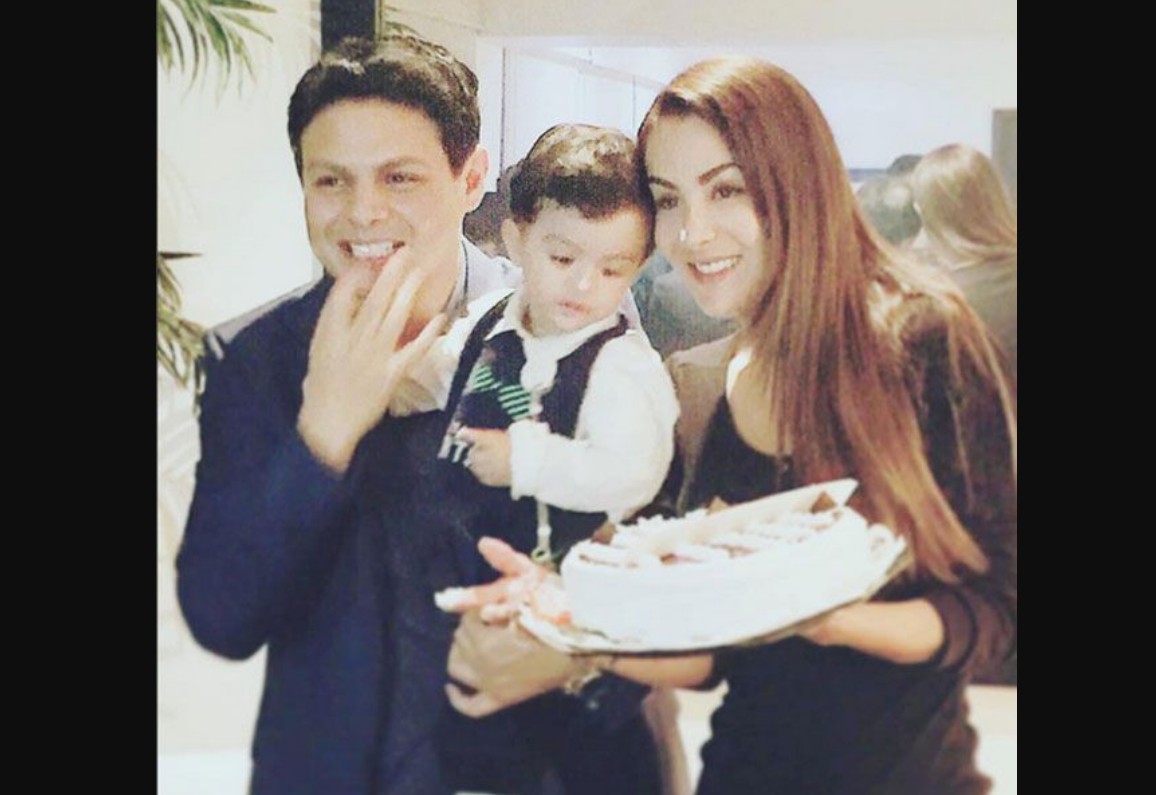 En 2013, Ninel Conde inició una relación con el empresario Giovanni Medina, quien es 13 años menor que ella. Un año después nació Emmanuel, el hijo que tienen en común.