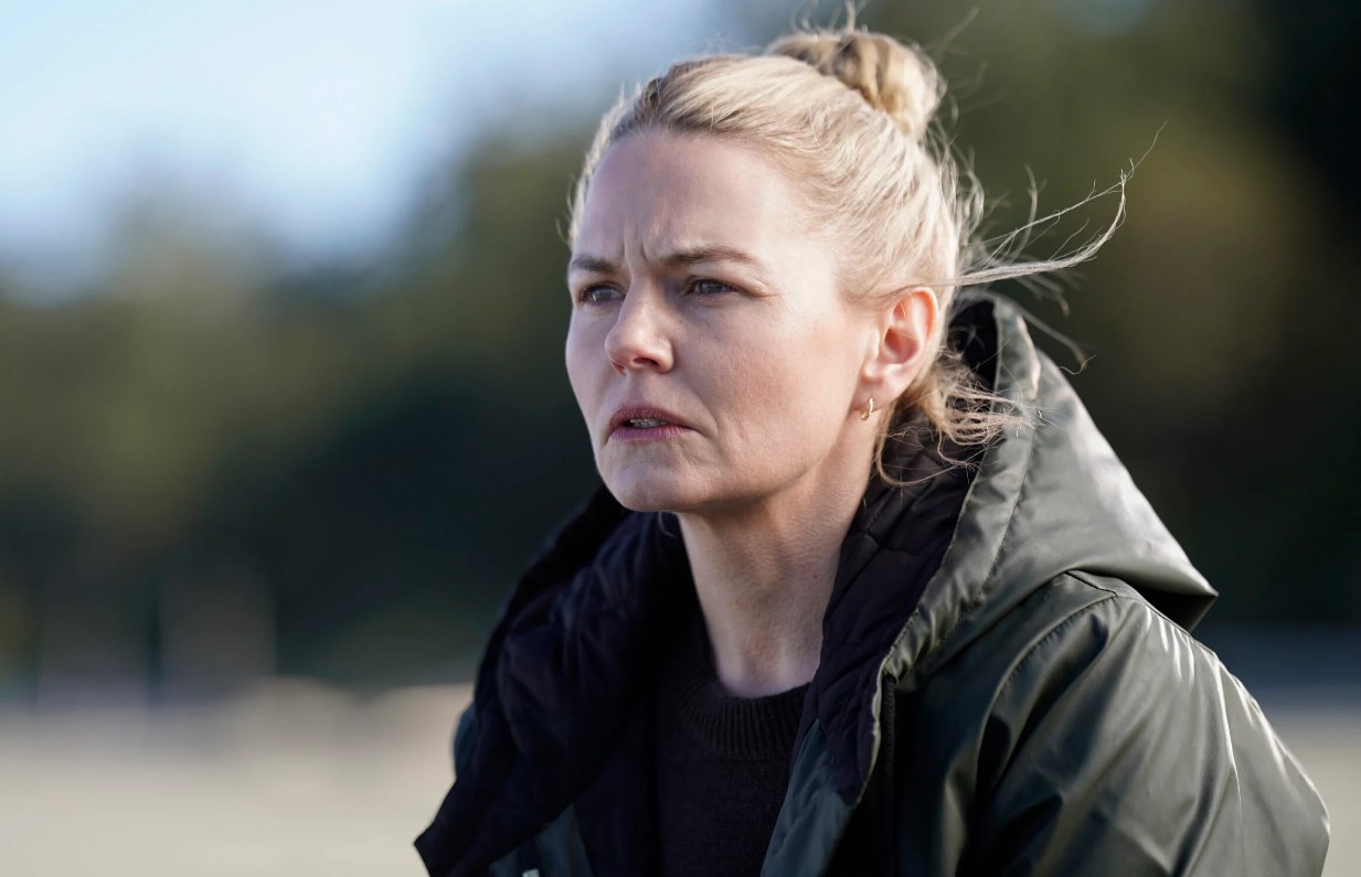 Tuvo otros romances con famosos como Amaury Nolasco y Sebastian Stan.