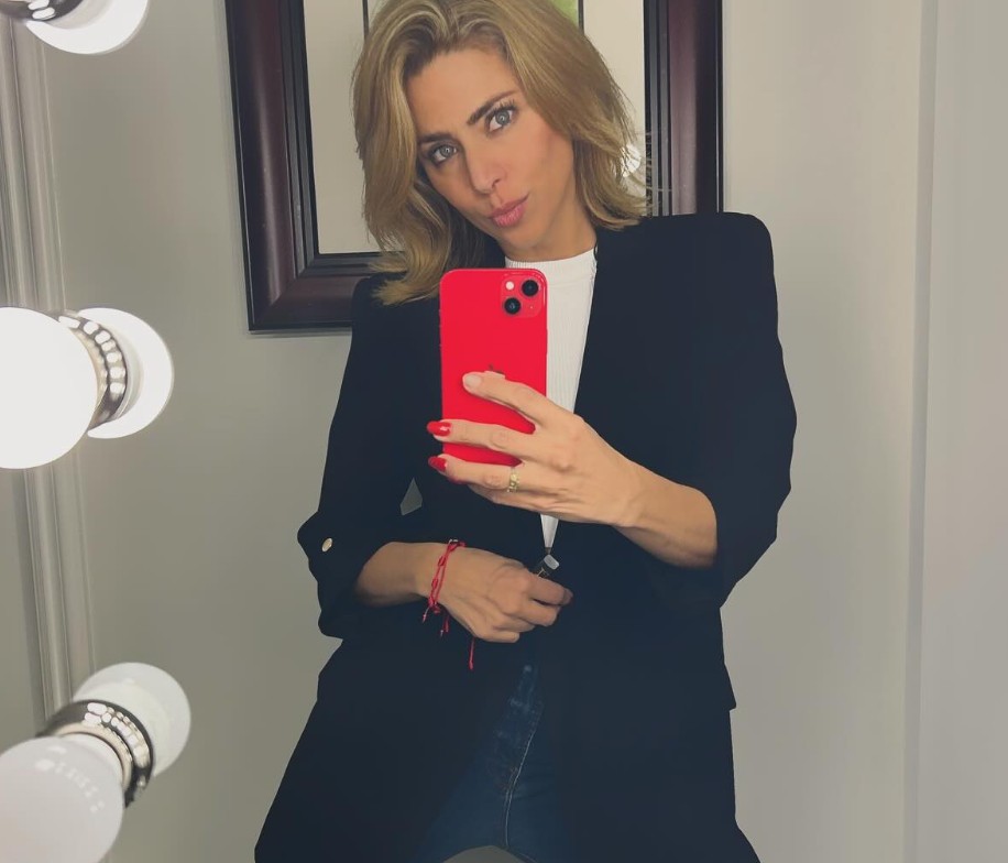 Ana Carla Sinclair