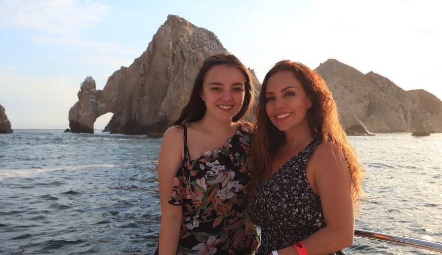 Gracias a su belleza y carisma, recibió varias oportunidades como modelo, llegando a ser portada de revistas.