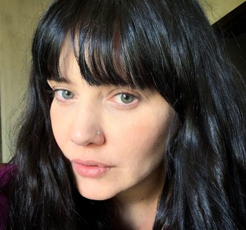 Más tarde, probó suerte en producciones latinas realizadas en Estados Unidos, ampliando su trayectoria en el mercado internacional.