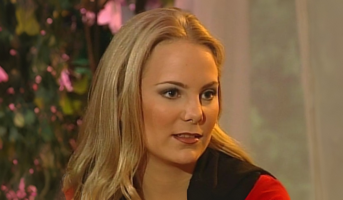 Manuela Imaz es una popular actriz mexicana que alcanzó reconocimiento principalmente por sus participaciones en telenovelas juveniles de Televisa durante los años 2000.