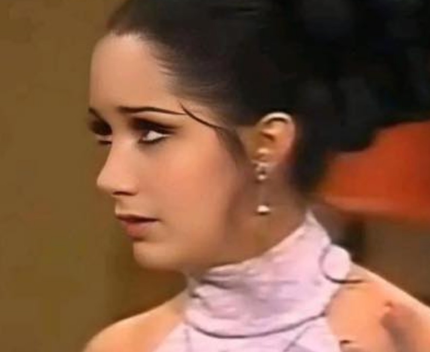Ese mismo año participó en "Senda prohibida", considerada la primera telenovela producida en México.