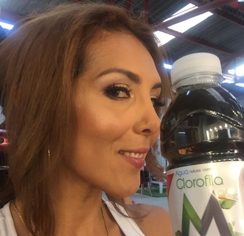 Según ha compartido, su interés en el mundo fitness comenzó durante su juventud, cuando presentó problemas en su metabolismo y tuvo que cambiar tanto su forma de comer como de ejercitarse.