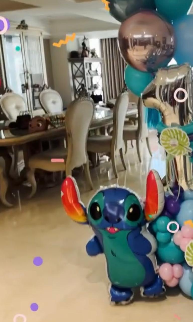 La residencia suele convertirse en el punto de reunión para celebrar fiestas familiares y convivencias con amigos.