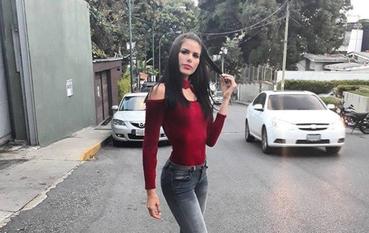 Marie Claire Harp nació el 20 de abril de 1993 en Coro, estado Falcón, Venezuela.