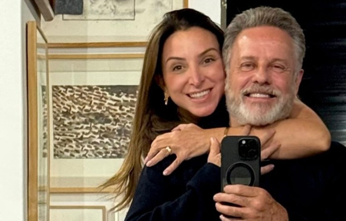 A cinco meses de haber anunciado su divorcio de Cynthia Aparicio, Alexis Ayala presentó a su nueva pareja en público.