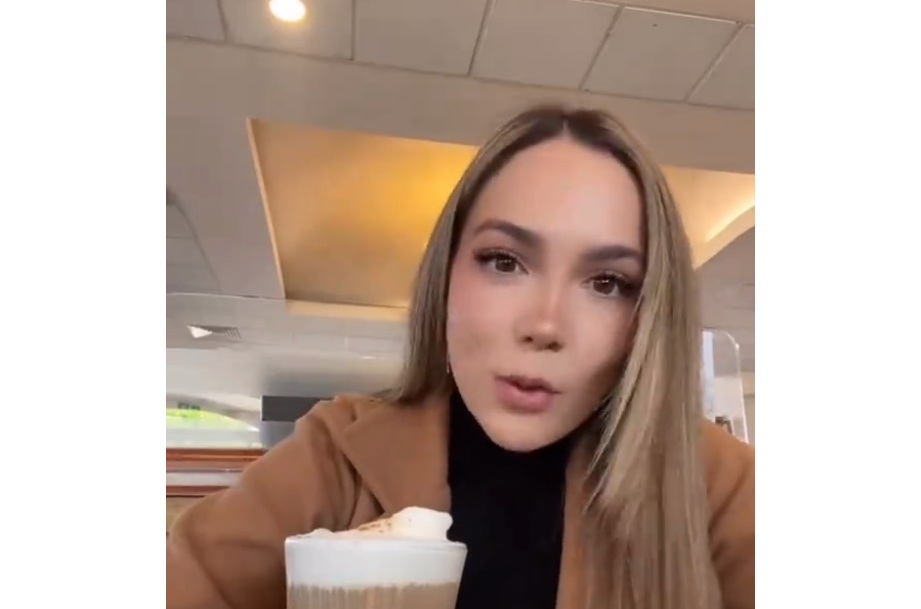 Posteriormente, adoptó un estilo de vida más flexible y se ha descrito a sí misma como nómada digital, viajando constantemente a distintos destinos de México y Latinoamérica.