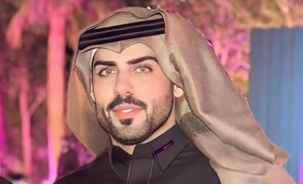 El influencer de origen saudí ha llamado la atención tanto por su contenido de entretenimiento como por los cambios en su apariencia, particularmente por la transformación en el color de sus ojos.