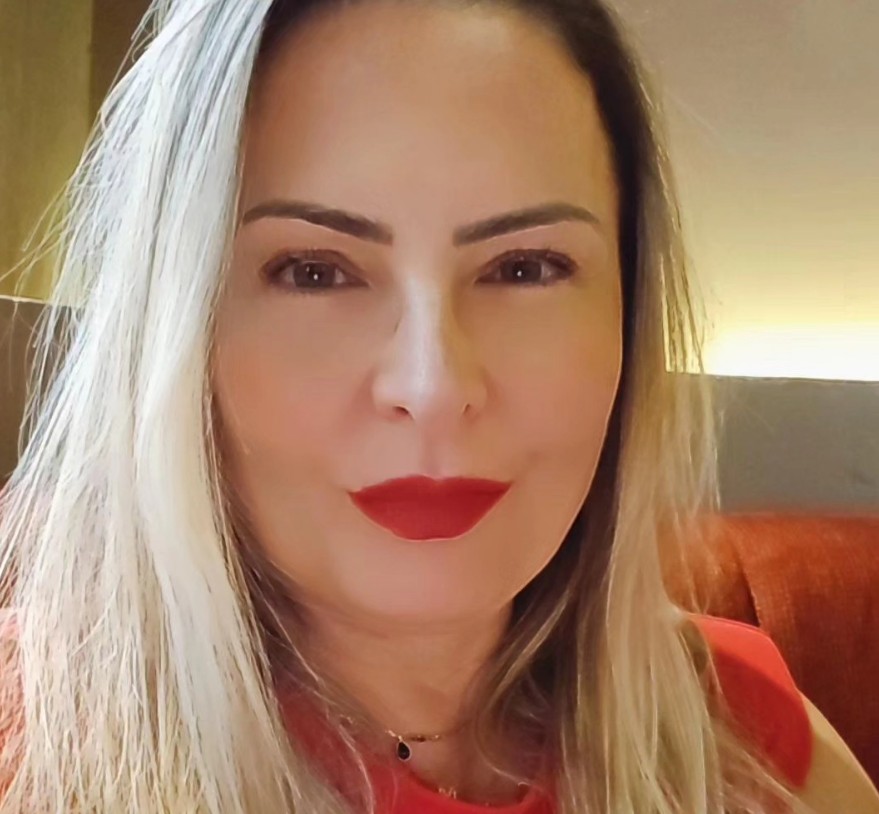 En julio de 2018 sorprendió al anunciar el nacimiento de su primer hijo, Leandro, noticia que generó numerosas reacciones entre sus fans y medios de espectáculos.