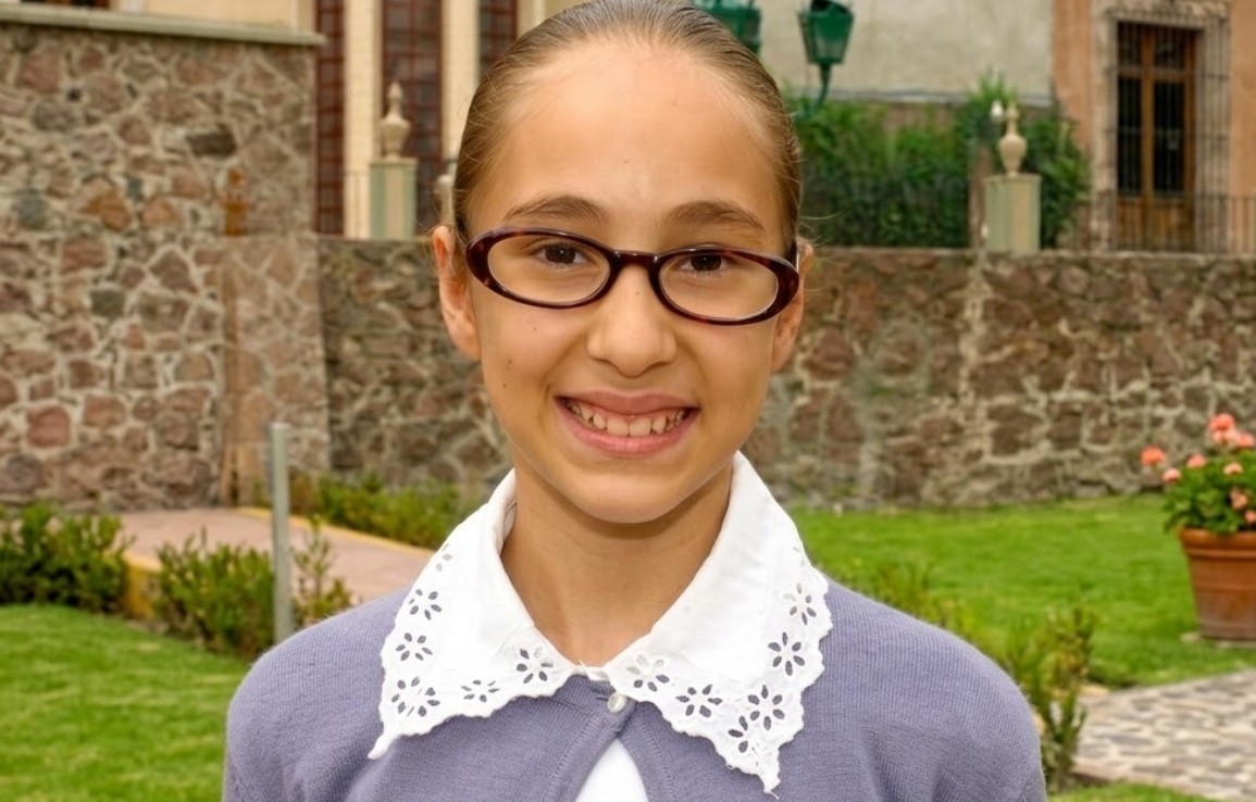 "Alegrijes y Rebujos" fue una de las telenovelas mexicanas más populares de los años 2000 y uno de los personajes más recordados era el de Ernestina Garza Aguayo “Tina”, interpretado por la actriz Michelle Álvarez.