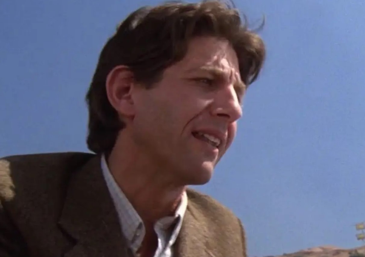 Peter Coyote interpretó a Keys, un agente del gobierno