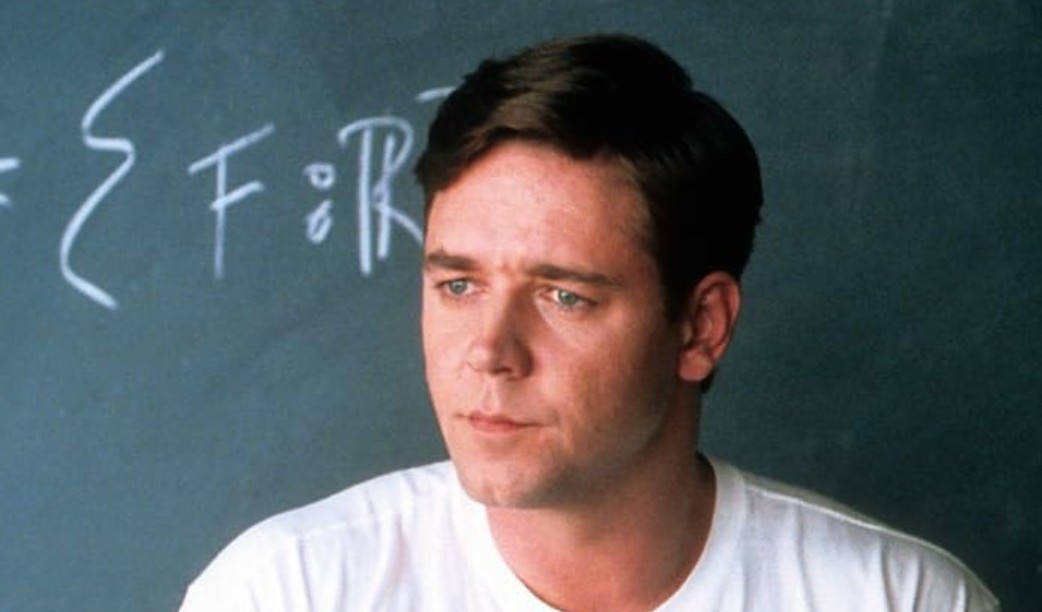 Su proyección internacional comenzó con películas como "L.A. Confidential" y "The Insider", actuaciones que le valieron reconocimiento de la crítica y su primera nominación al Premio Óscar como Mejor Actor.