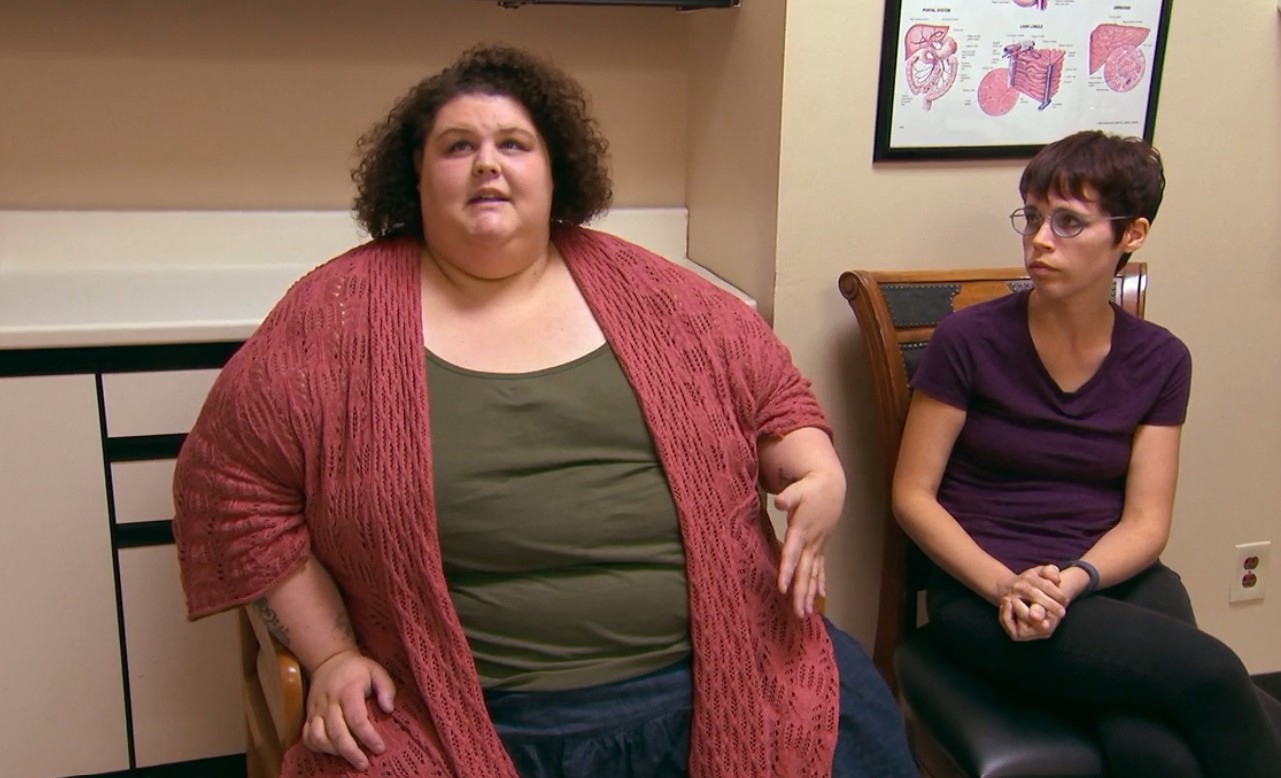 Sarah reveló que desde muy pequeña sufría episodios de ansiedad y atracones, situación que la llevó a alcanzar 90 kilos cuando apenas tenía ocho años.