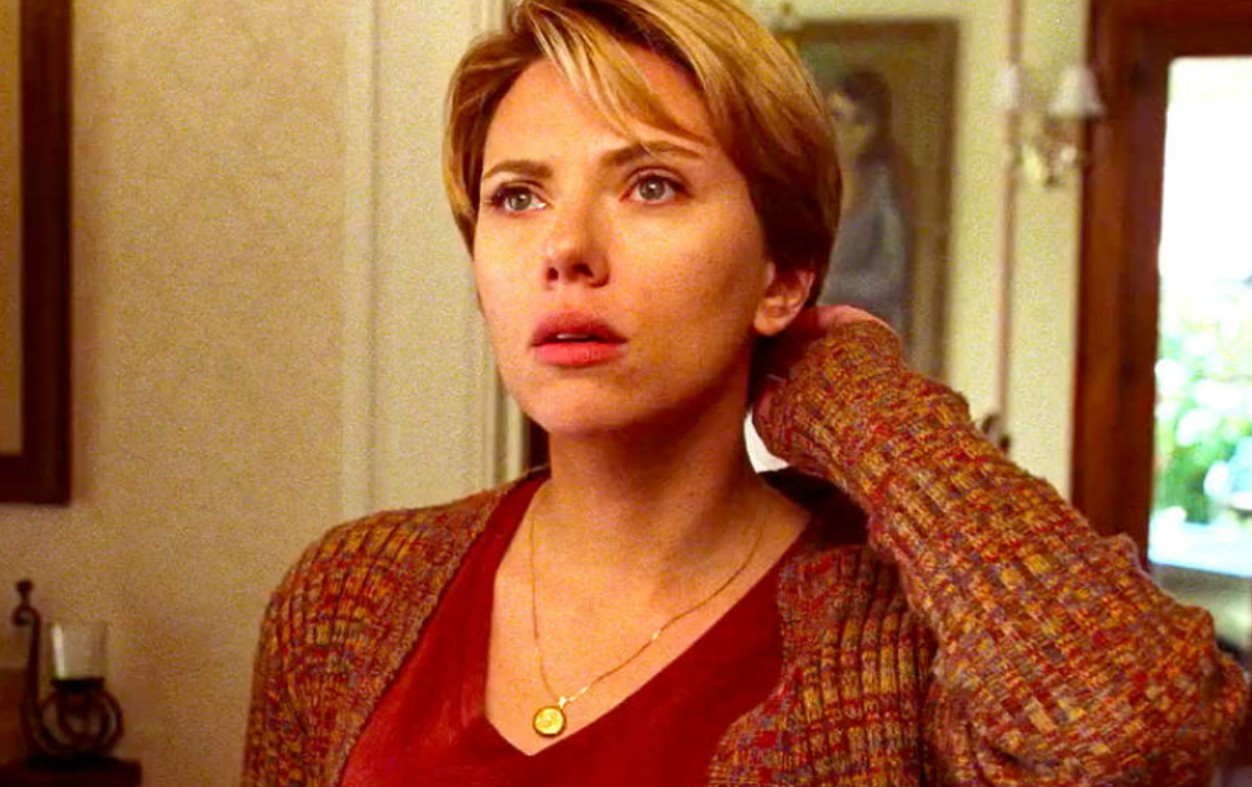También participó en cintas como "Under the Skin", "Lucy", "Historia de un matrimonio", "Jojo Rabbit", "Asteroid City" y "Jurassic World Rebirth", además de prestar su voz en diversas producciones animadas.