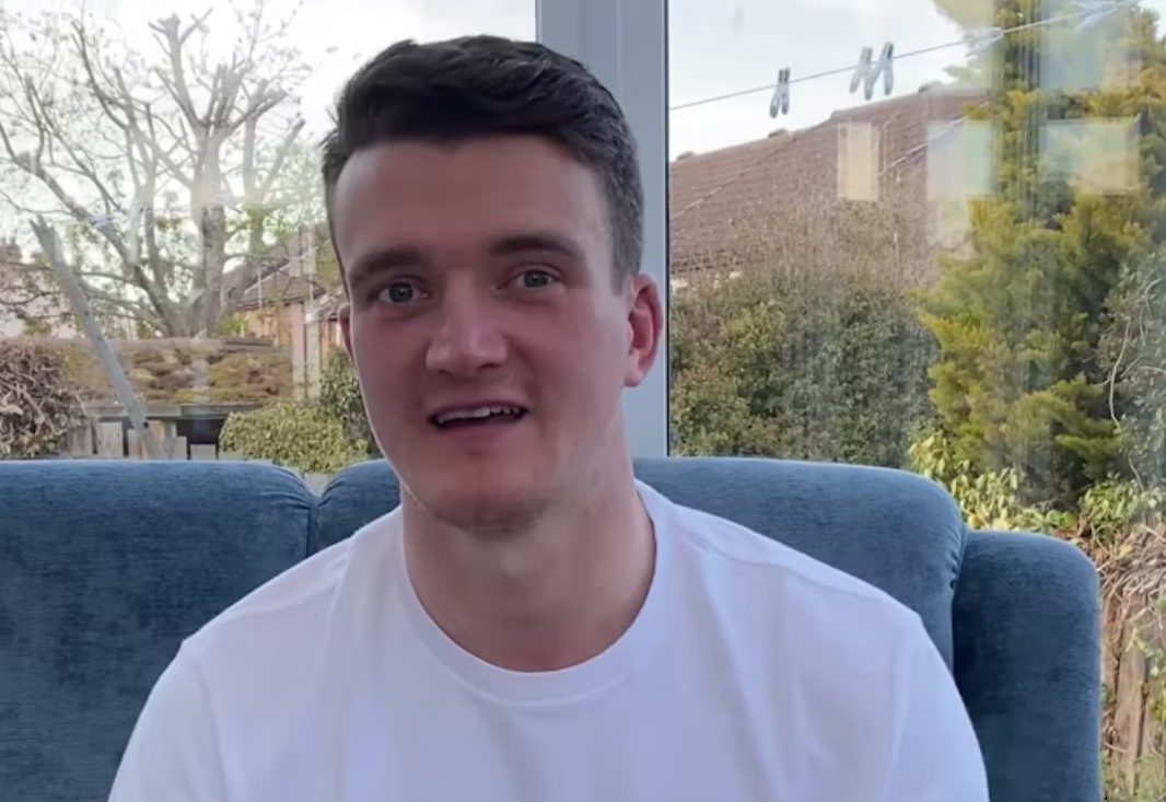 Su nombre real es Connor Sinclair y se volvió viral en 2011 luego de que subieran su imagen a Reddit. Es un joven de origen británico que, pese a su fama en redes sociales, ha preferido mantener una vida normal y alejada de los reflectores.