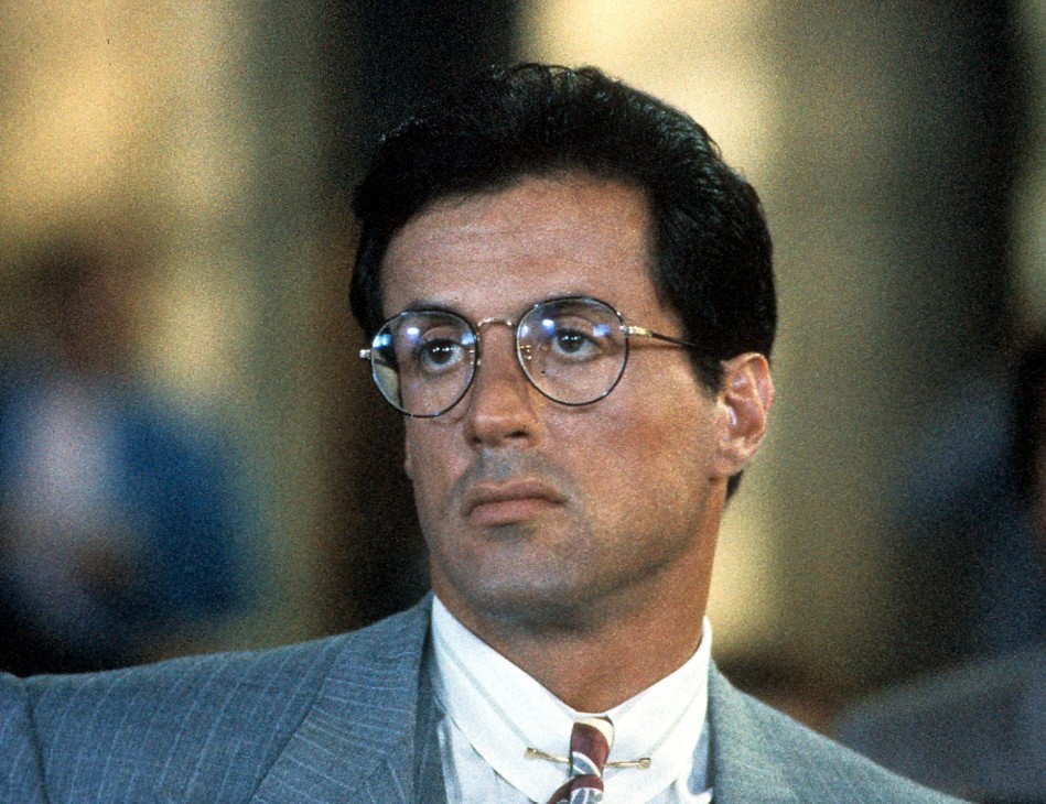Stallone se negó a vender el guion de "Rocky" por una importante cantidad de dinero si no podía interpretar al personaje principal, una decisión que finalmente le permitió convertirse en Rocky Balboa.